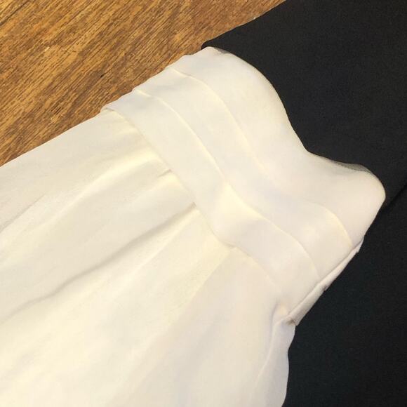 Vince Camuto Black Cold Shoulder White Chiffon Sleeves Dress Size Small - Picture 6 of 13